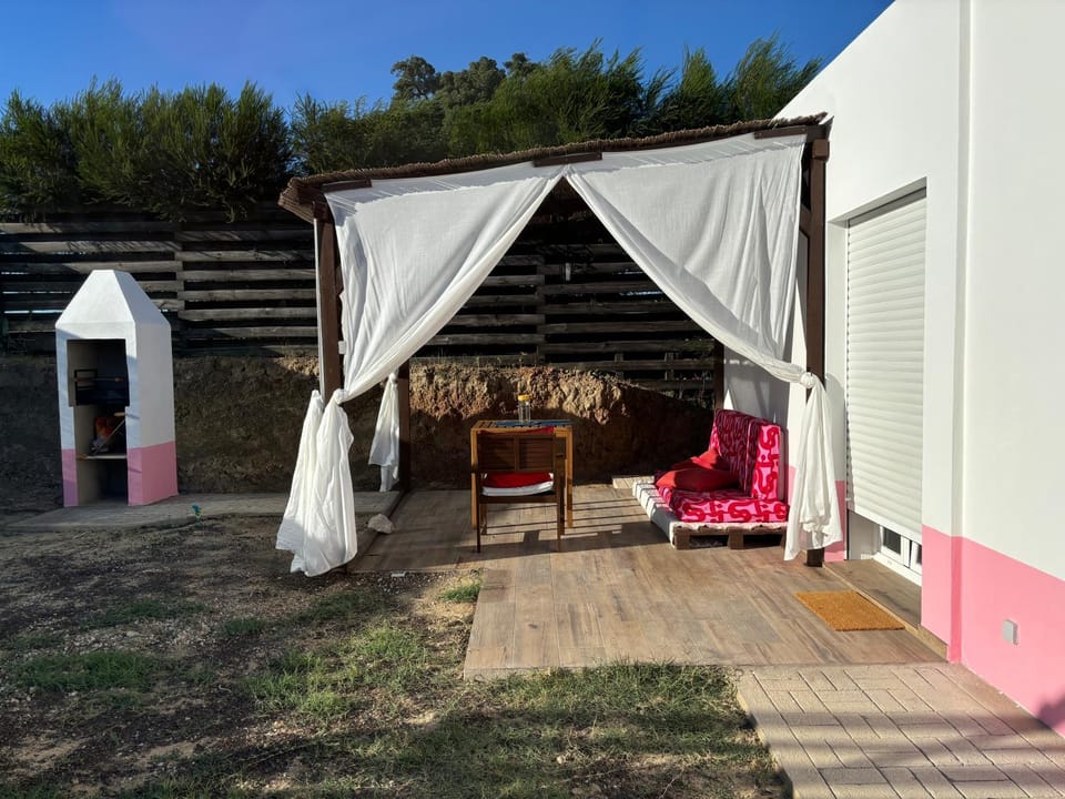 Off site, BBQ facilities, Dining area