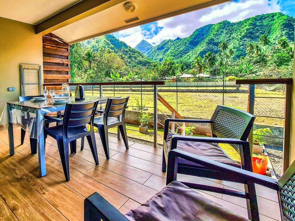 Patio, Day, Natural landscape, View (from property/room), Balcony/Terrace, Living room, Dining area, Mountain view