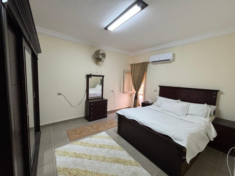 Bed, Bedroom, air conditioner