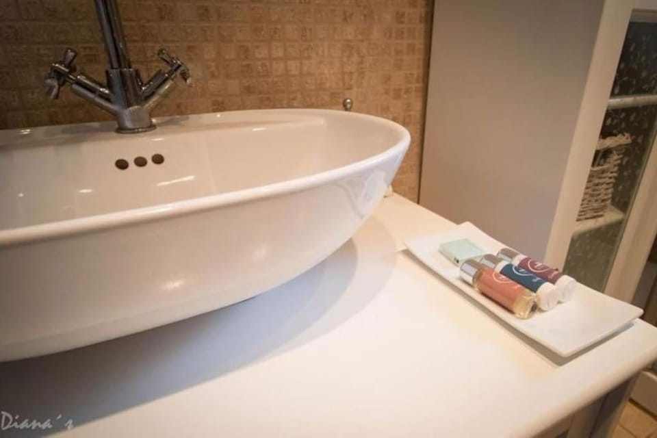 023 Enchanting 4 Bed Traditional Townhouse in Benalmadena Costa House in Benalmadena