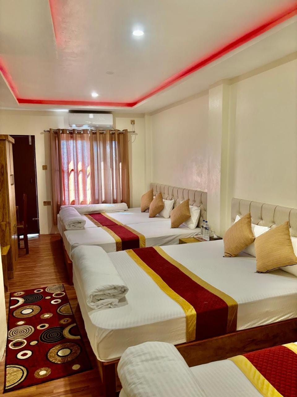 Bed, Bathroom, Photo of the whole room, Bedroom, air conditioner