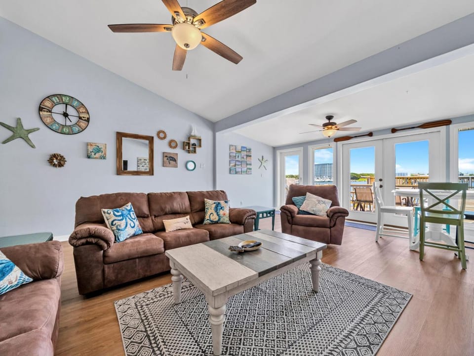 Harbor Dreams beautiful view lots near beach House in Destin