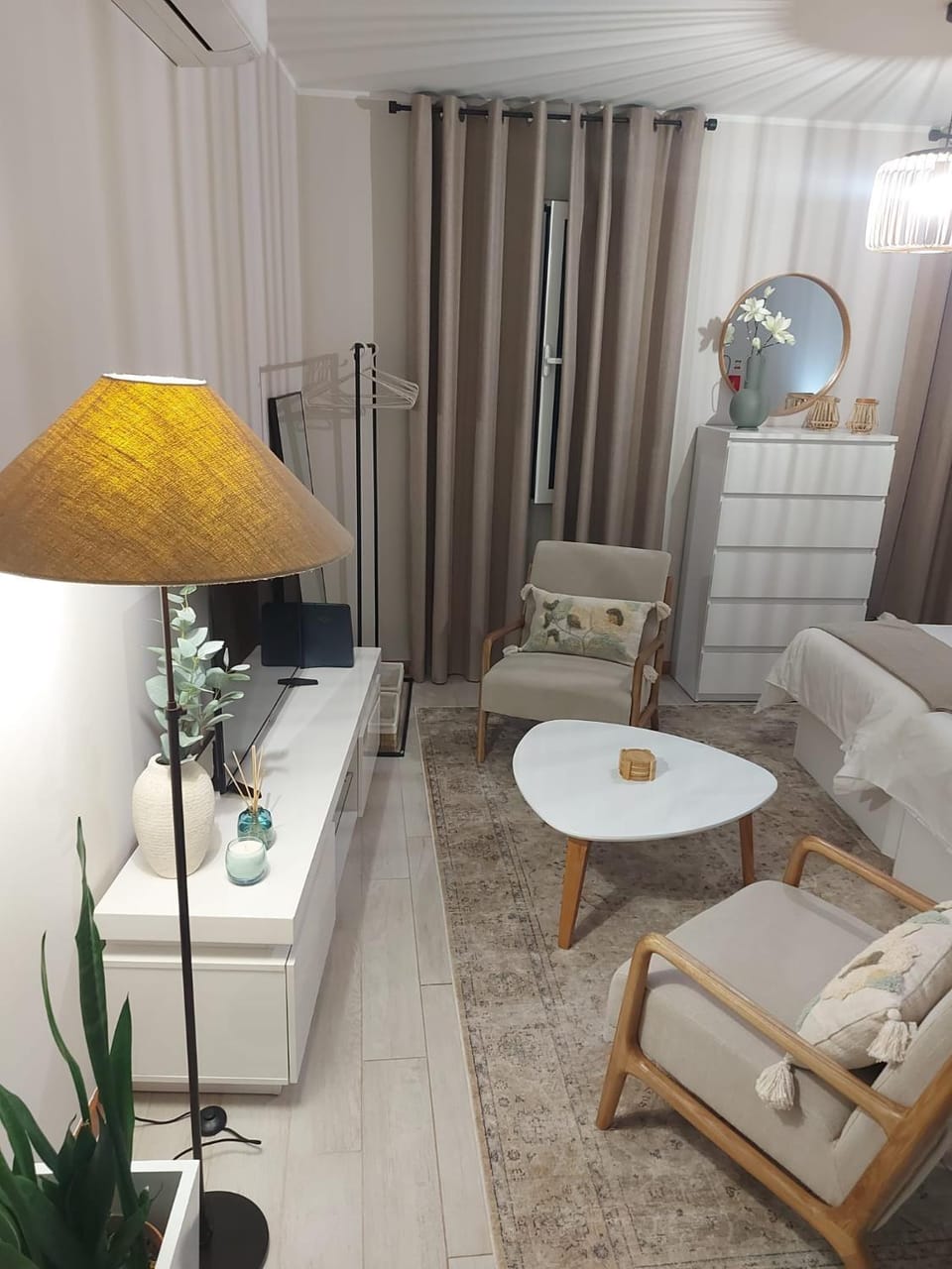 Living room, Seating area