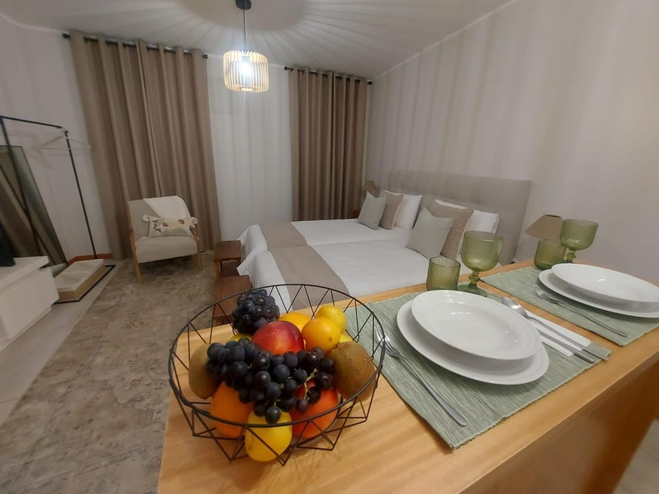 Food and drinks, Bedroom