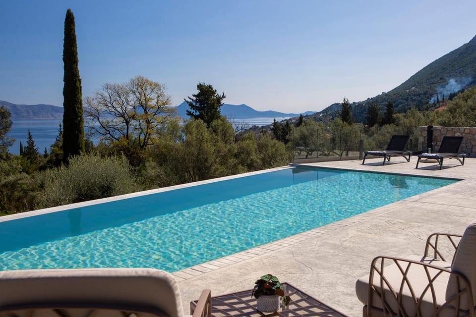 Sea view, Swimming pool, sunbed
