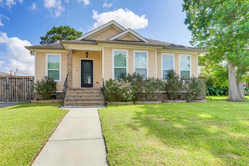 Arabi Home w/ Deck: 7 Mi to Downtown New Orleans! House in Arabi