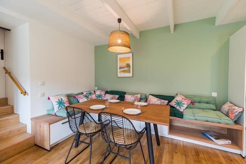 Charmante Maison sur le port Loguivy de la Mer Bed and Breakfast in Brittany