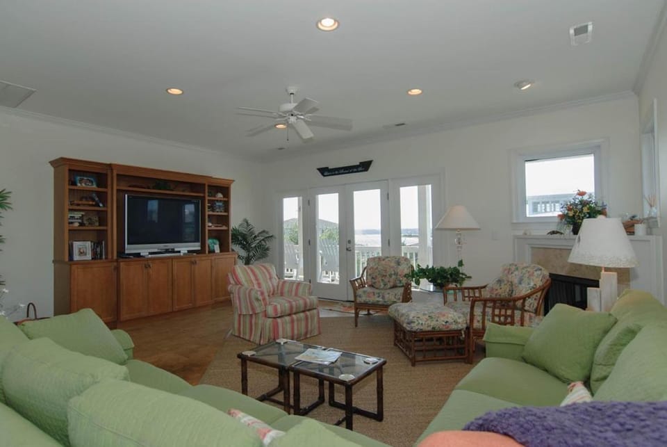 Woodard by Bryant Real Estate House in Wrightsville Beach
