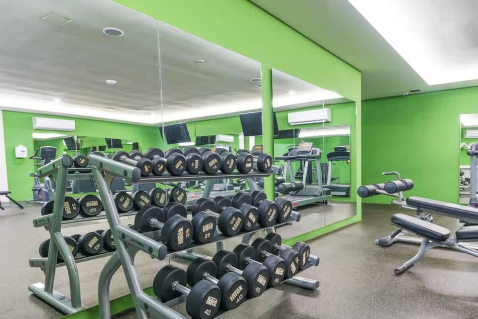 Fitness centre/facilities, air conditioner