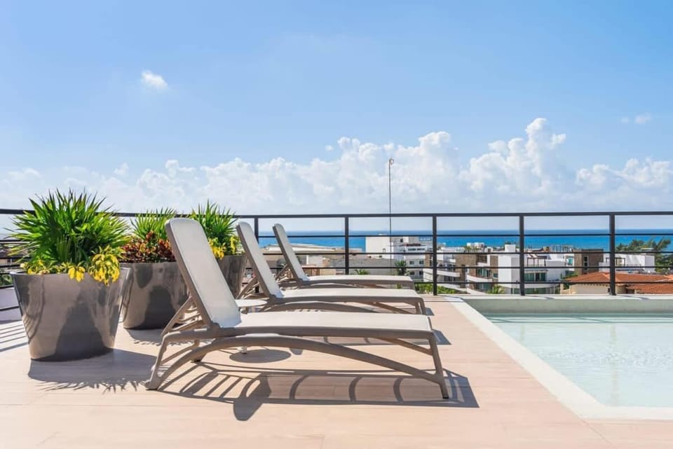 Balcony/Terrace, Seating area, Pool view, Sea view, Swimming pool, sunbed