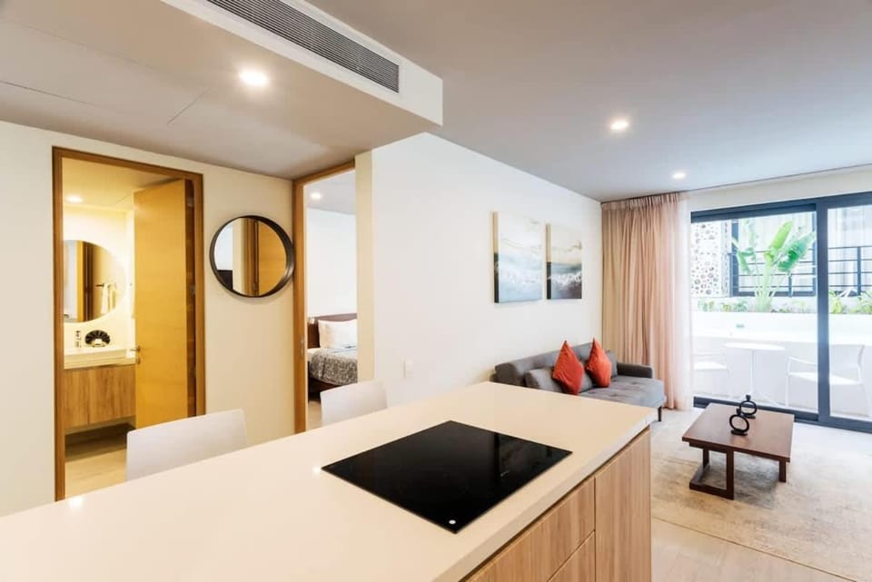 Kitchen or kitchenette, Photo of the whole room, Seating area, Dining area