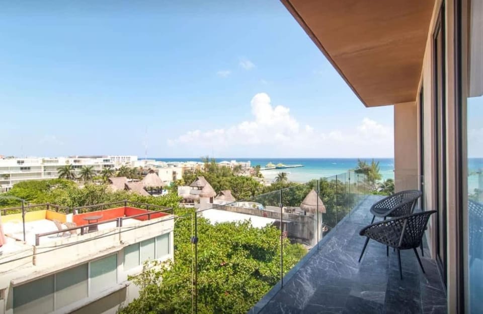 Property building, Day, Natural landscape, View (from property/room), Balcony/Terrace, City view, Sea view