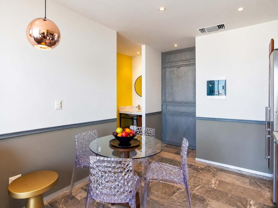 1BR 1BA in Singular Joy, best location in town Apartment in Playa del Carmen