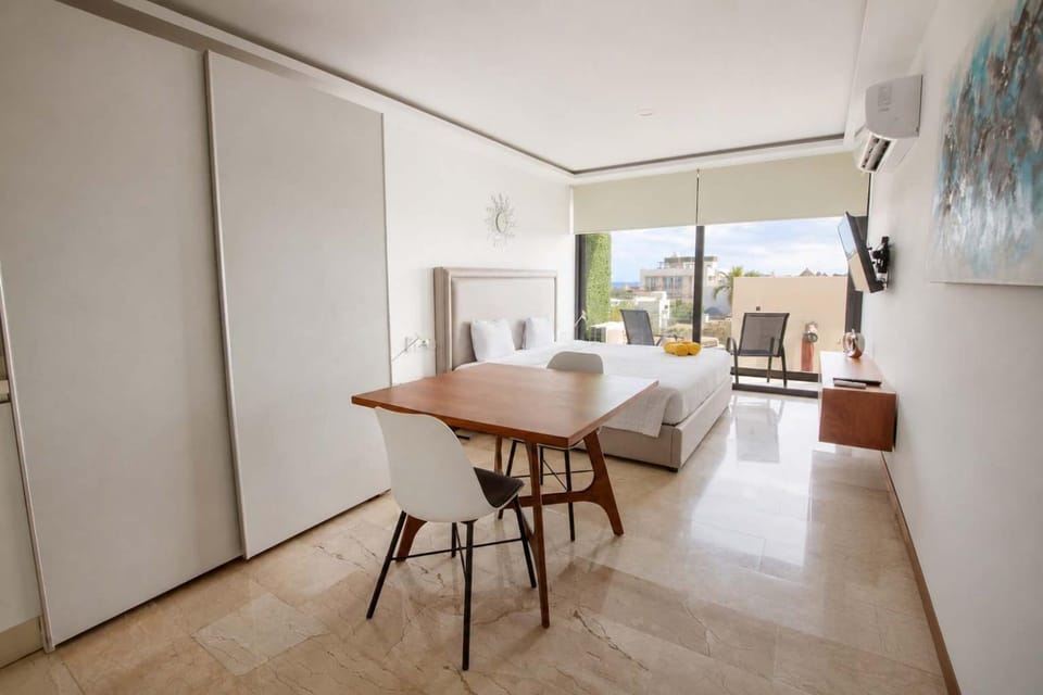 Ocean View from your room 100MB Wifi top location House in Playa del Carmen