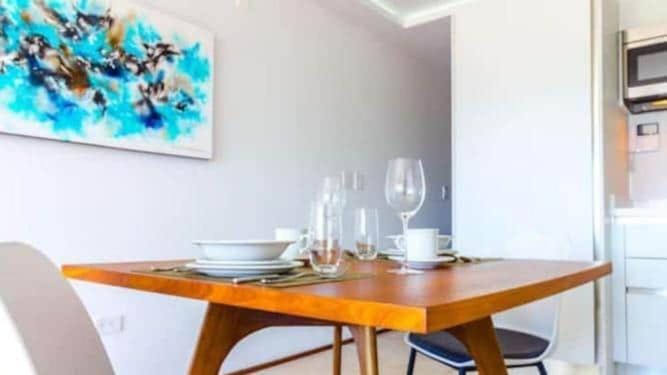 Kitchen or kitchenette, Dining area, air conditioner