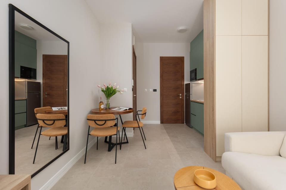 Kitchen or kitchenette, Photo of the whole room, Seating area