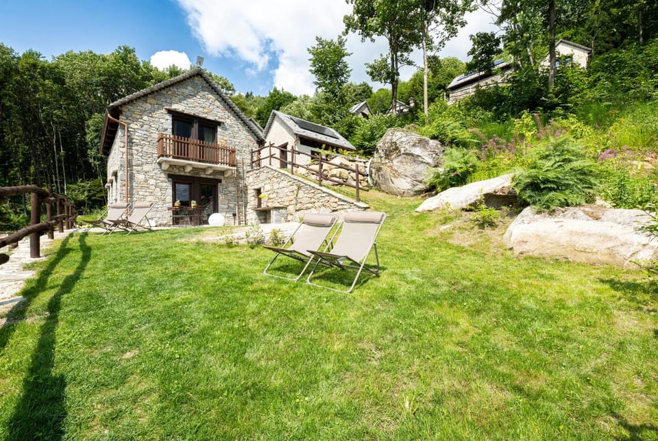Property building, Natural landscape, Garden, Garden view
