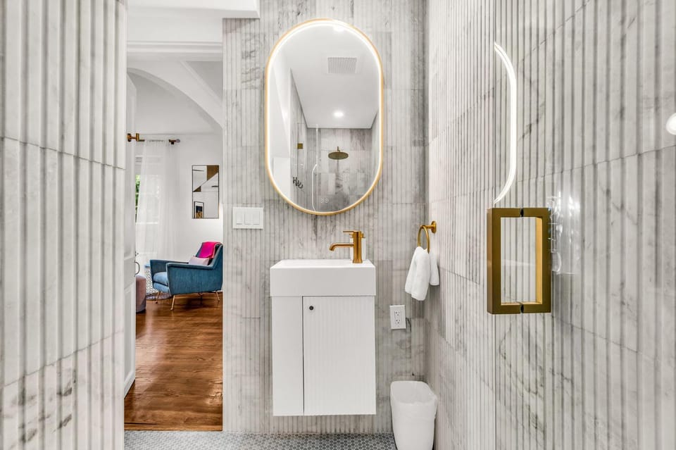 The LUXE Colony House on Croton - Palm Beach House in West Palm Beach