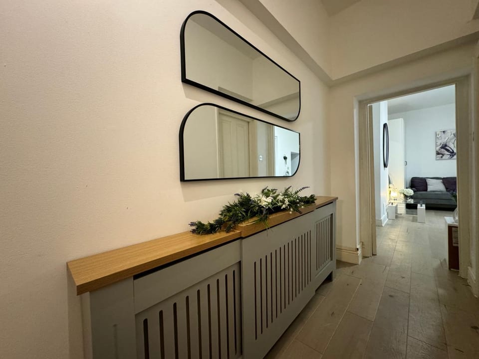 Facade/entrance, View (from property/room)