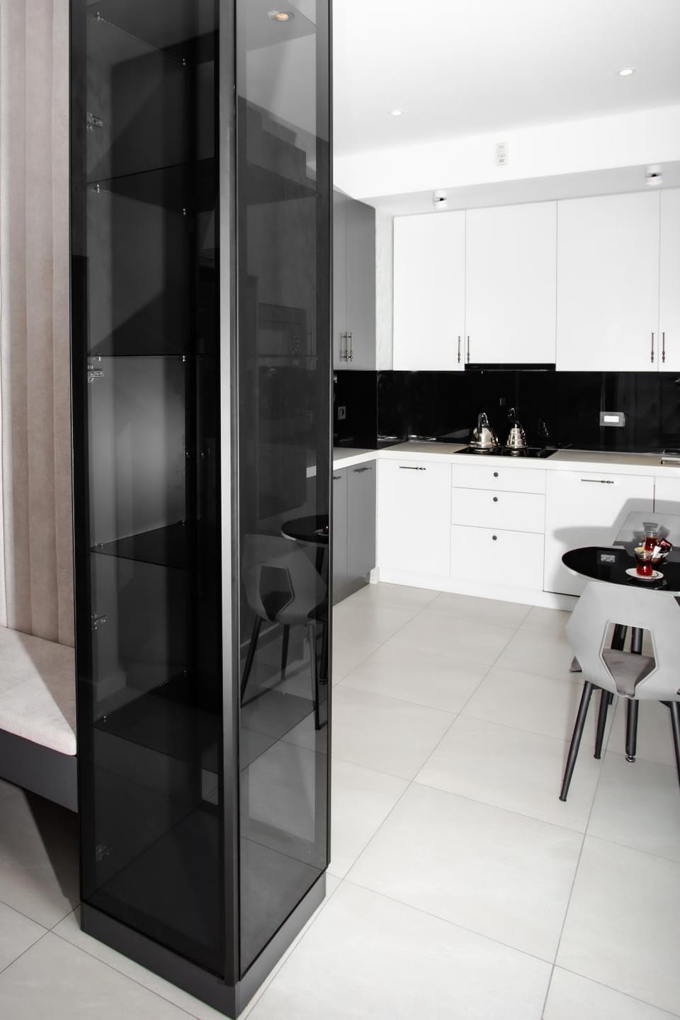 Kitchen or kitchenette, Dining area, oven, stove