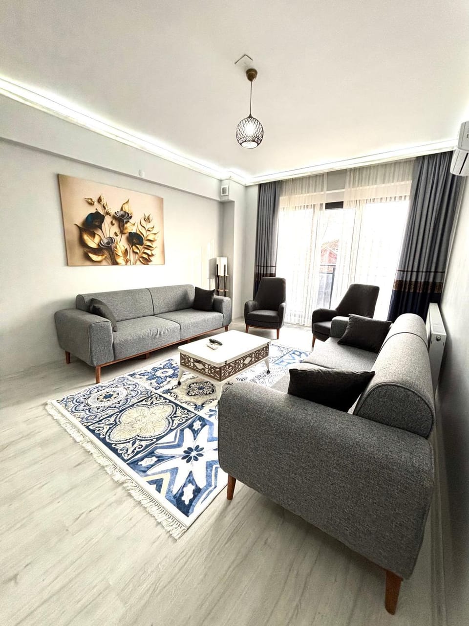 Living room, Seating area