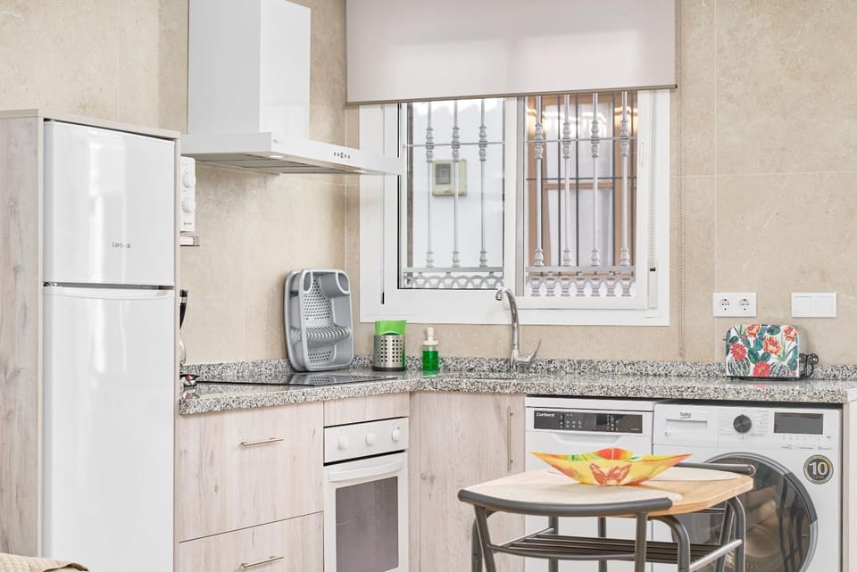 Kitchen or kitchenette, Living room