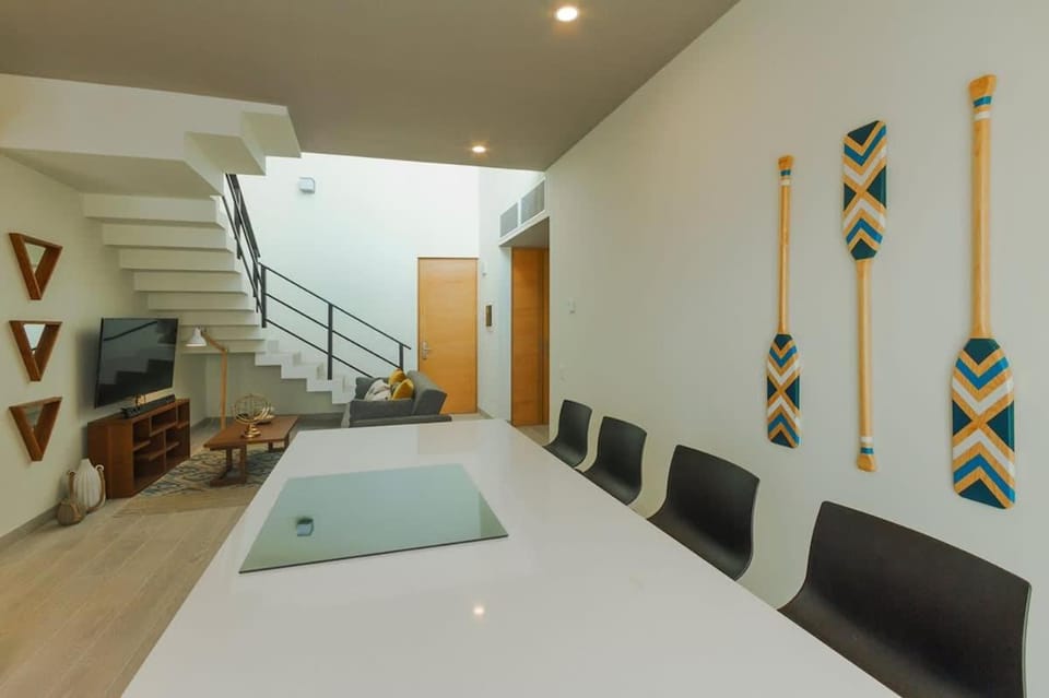 Kitchen or kitchenette, Living room, Seating area