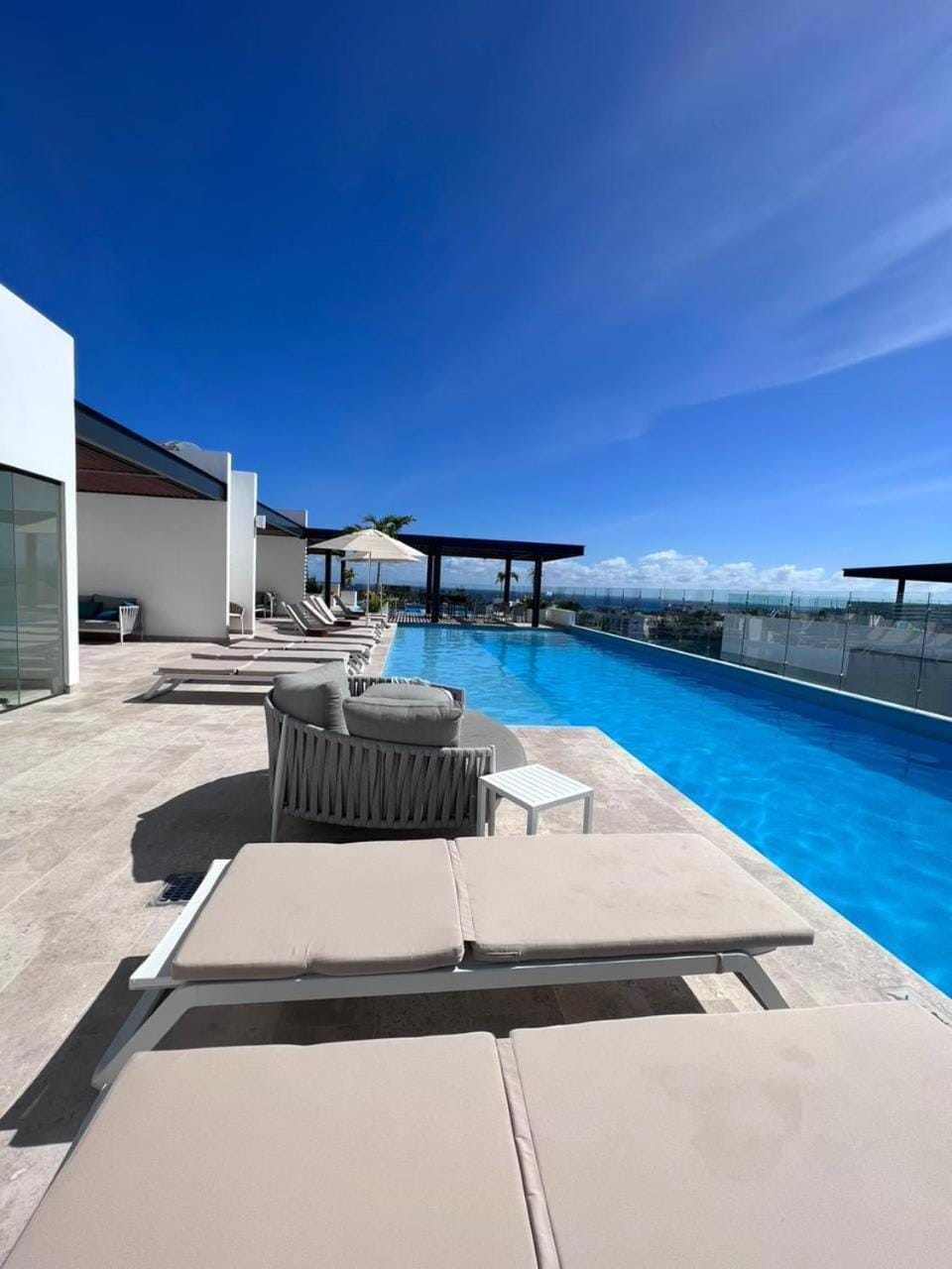 Pool view, Swimming pool, sunbed