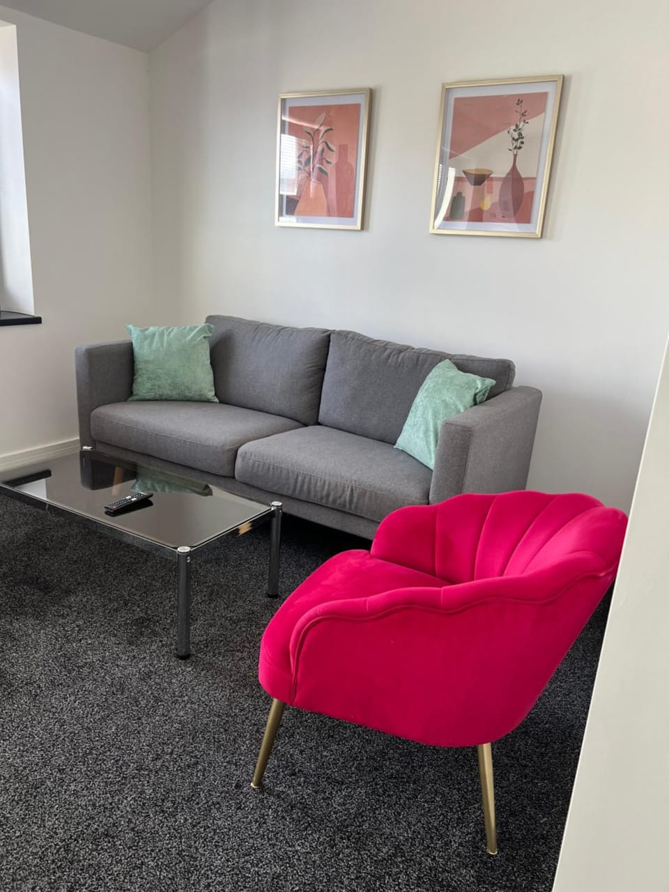 Modern and Stylish Two Bedroom Flat Apartment in Oxford