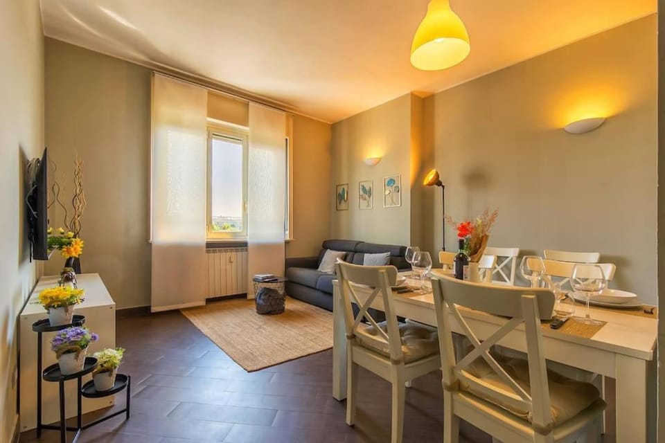 Exclusive & Strategic 2-Bedroom Apartment, 50m from M4 Apartment in Milan