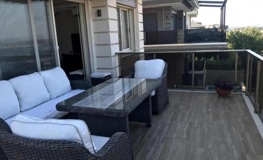 Property building, Patio, Balcony/Terrace, Seating area