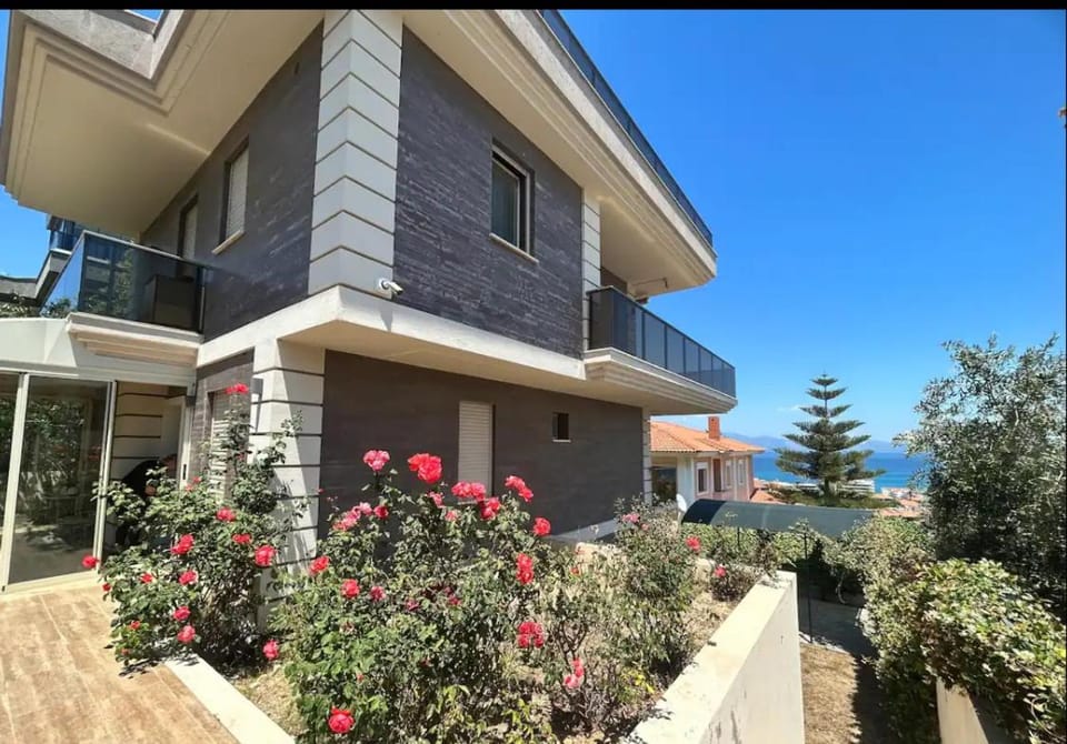 Property building, View (from property/room), Garden view