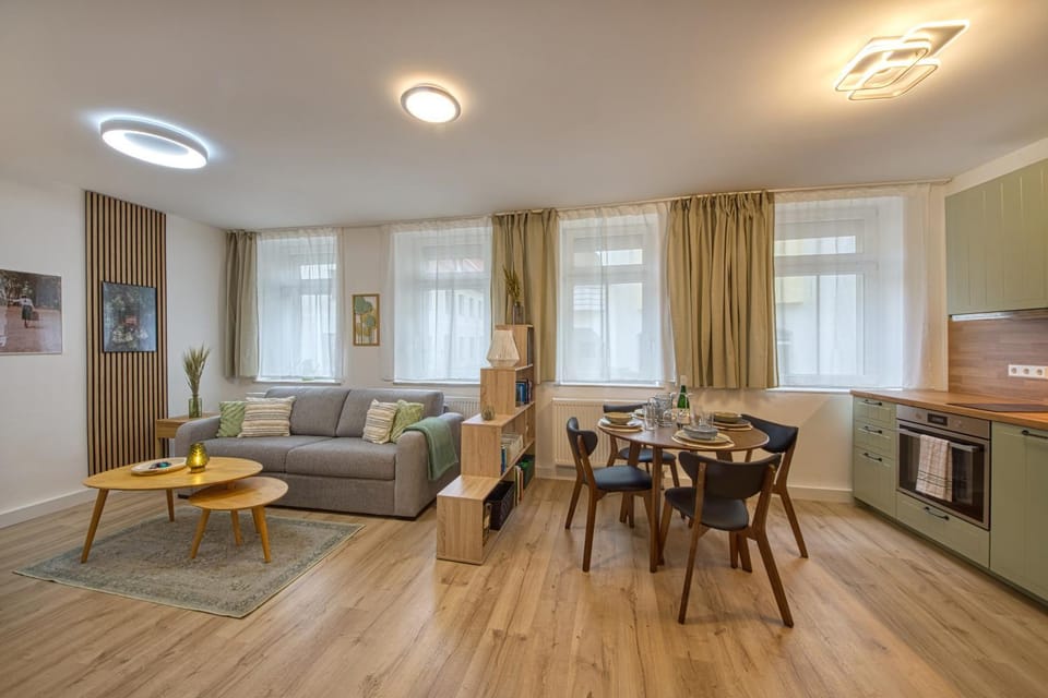 Library, TV and multimedia, Kitchen or kitchenette, Business facilities, Seating area, Dining area
