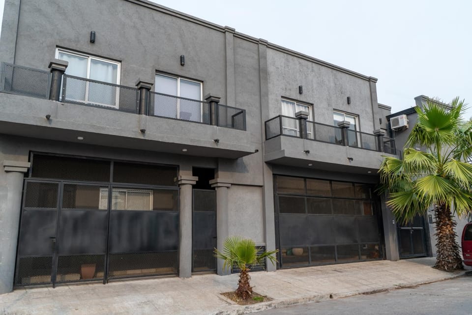 Las Camelias Apartment in Luján