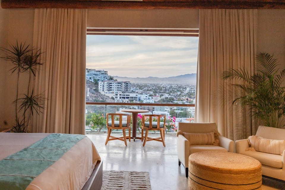 Bed, Natural landscape, View (from property/room), Balcony/Terrace, Bedroom, Mountain view