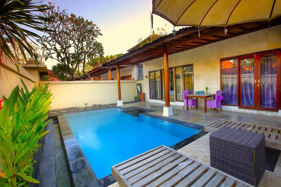 Property building, Day, Pool view, Swimming pool
