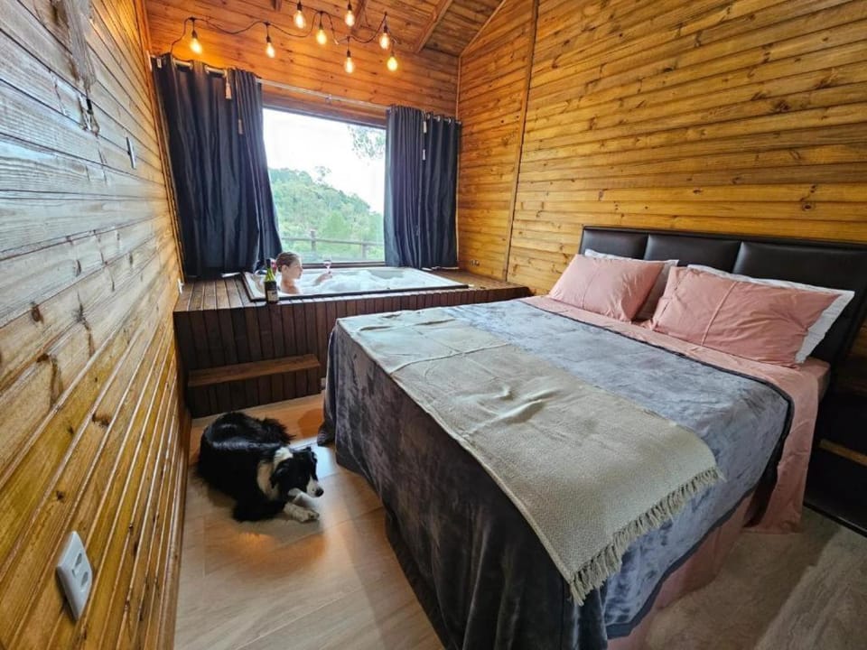 Bed, Hot Tub, Photo of the whole room, Bedroom