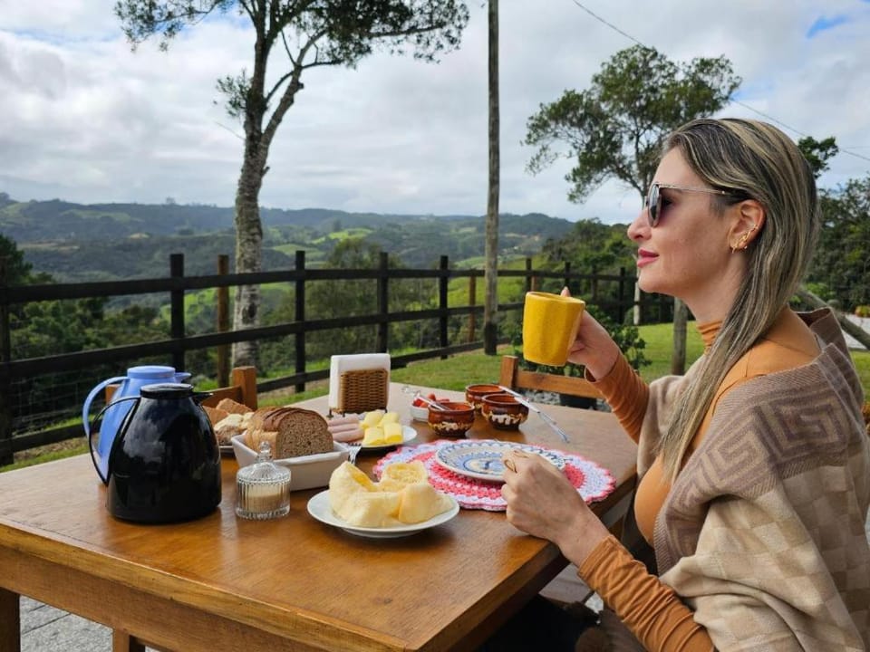 Natural landscape, View (from property/room), Balcony/Terrace, Dining area, Mountain view, Continental breakfast