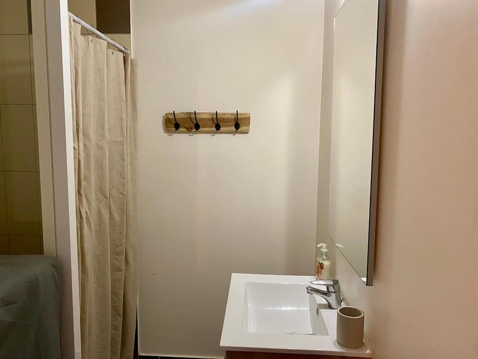 Formiguères - Appartement T2 Lumineux avec Terrasse, 3 Pers, Proche Pistes et Commerces - FR-1-758-29 Apartment in Occitanie