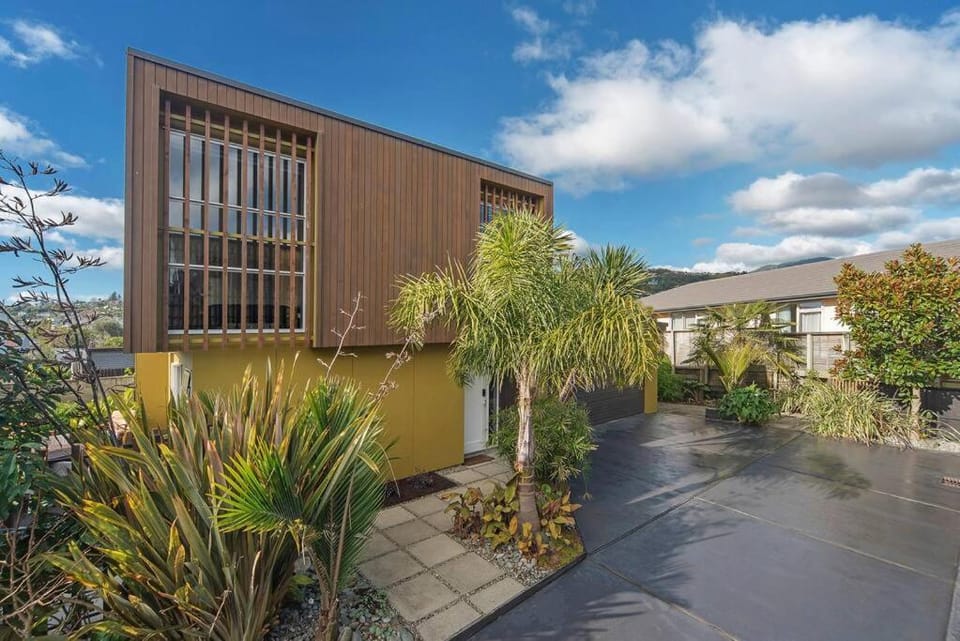 Tahuna Beach Oasis House in Nelson