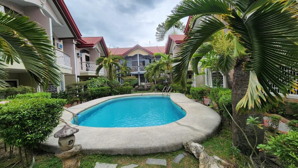 Property building, Day, Garden, Garden view, Pool view, Swimming pool