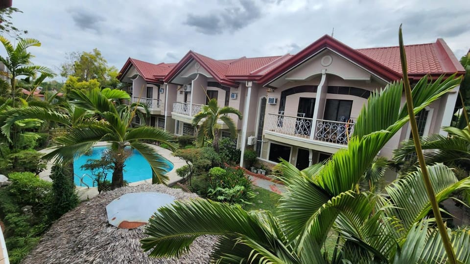 Property building, Garden, Garden view, Pool view, Swimming pool