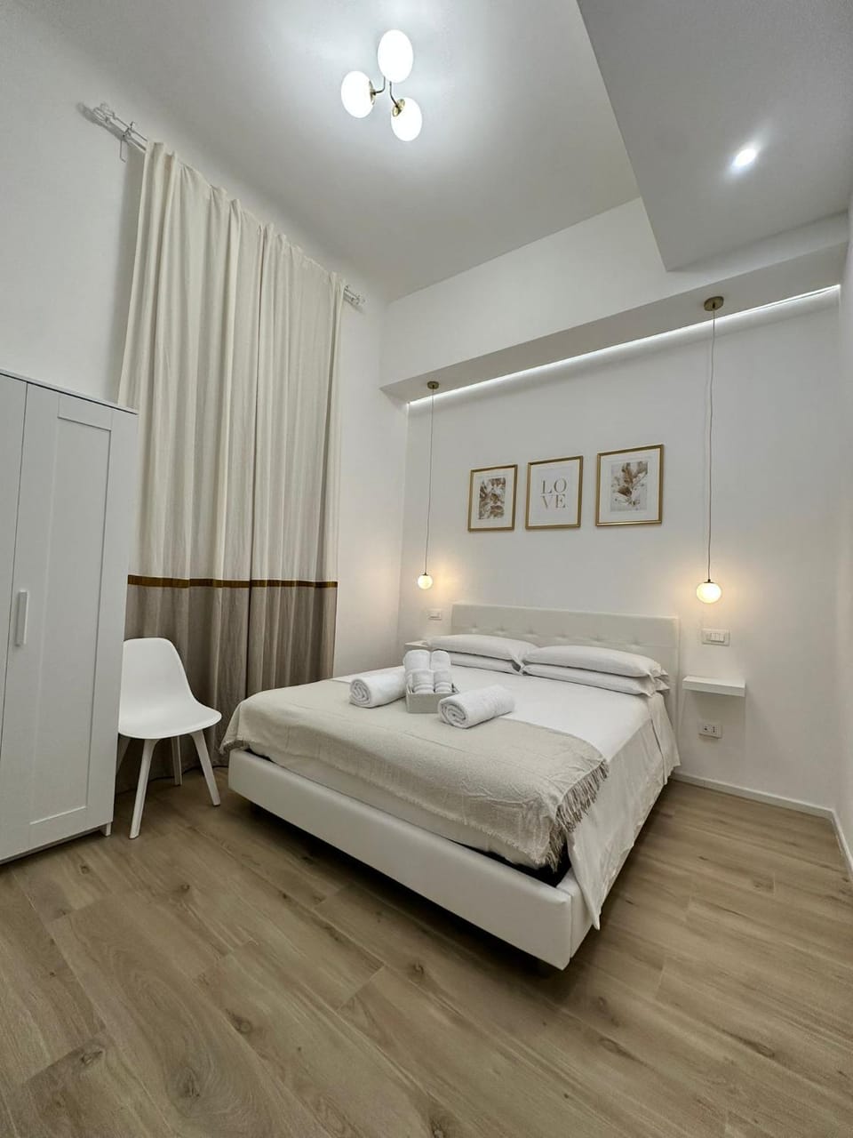 Bed, Photo of the whole room, Bedroom, wardrobe