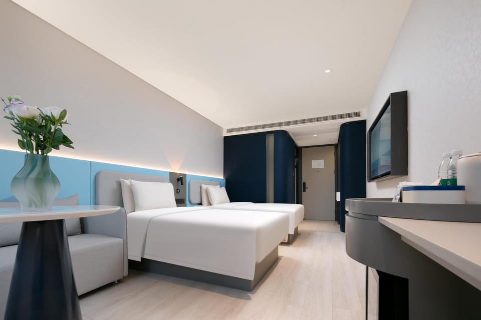 Atour Light Hotel Wuhan Wanxiang City Xinhua Road Hotel in Wuhan