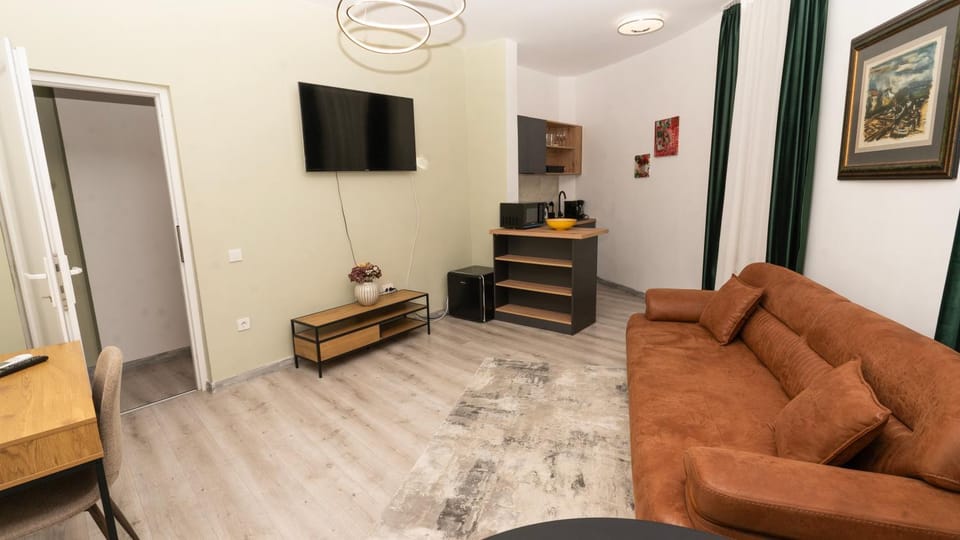 Downtown Tudor Arghezi House Apartment in Bucharest