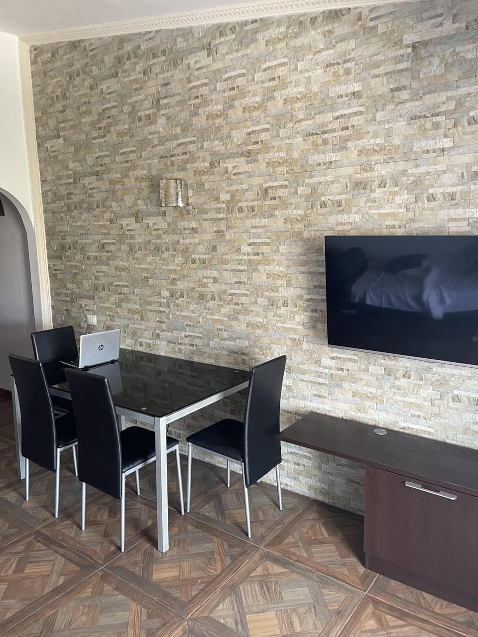 TV and multimedia, Dining area