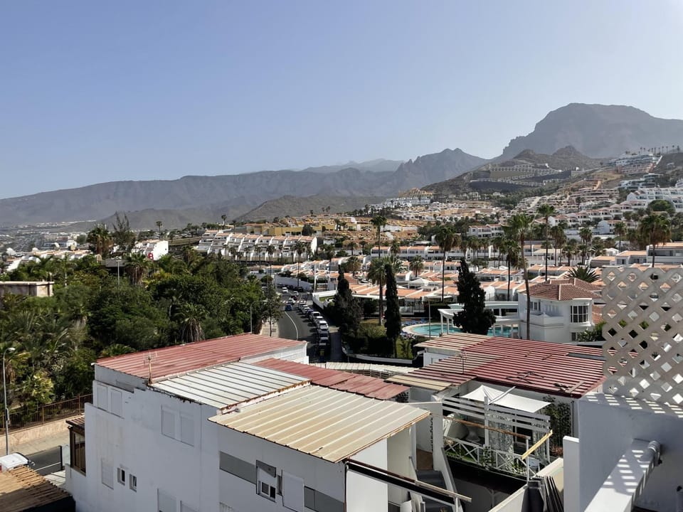 Neighbourhood, City view, Mountain view