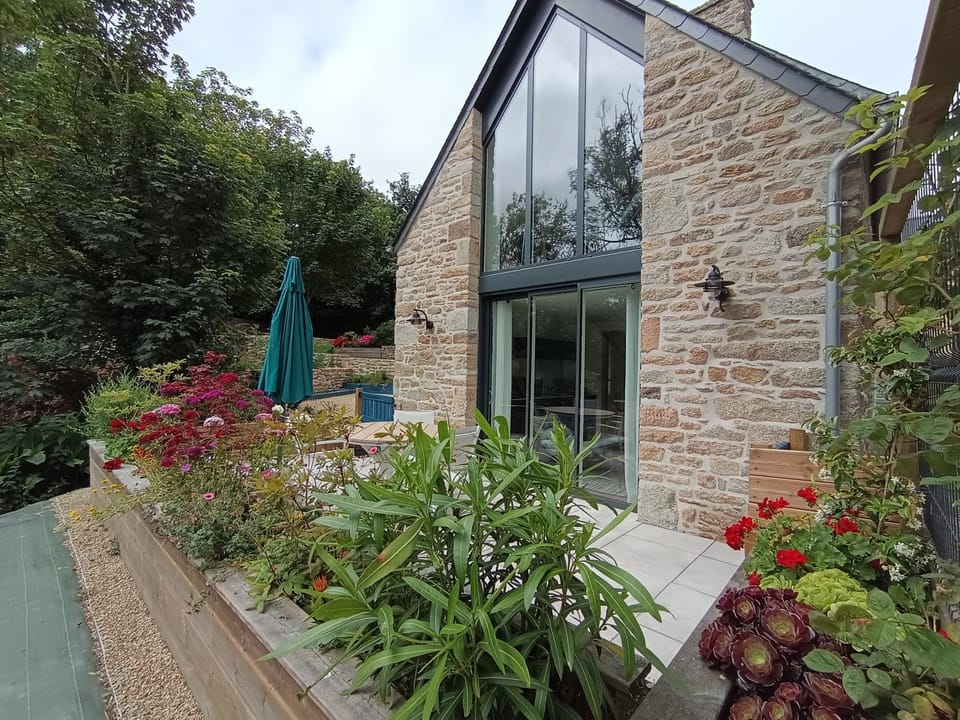 Property building, View (from property/room), Dining area, Garden view