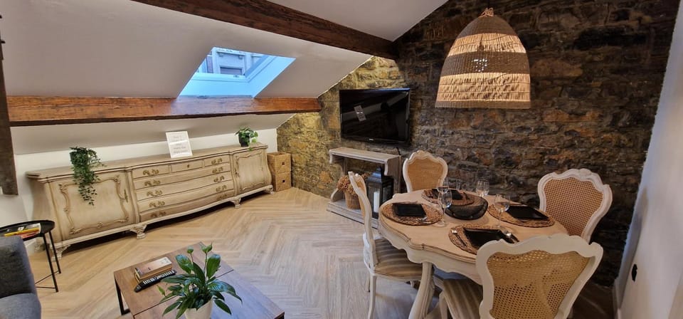 TV and multimedia, Living room, Dining area