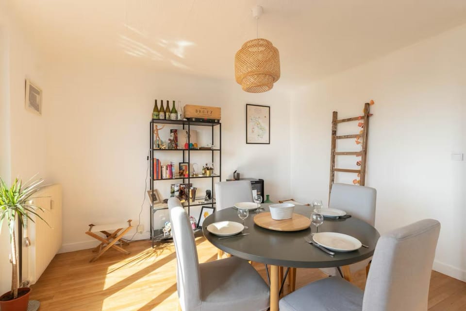 Living room, Dining area, heating